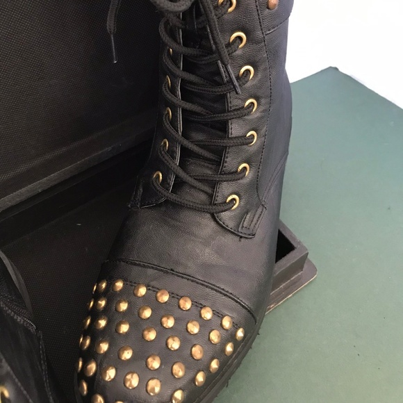 Collection by Carrini Black Boots - Picture 5 of 8